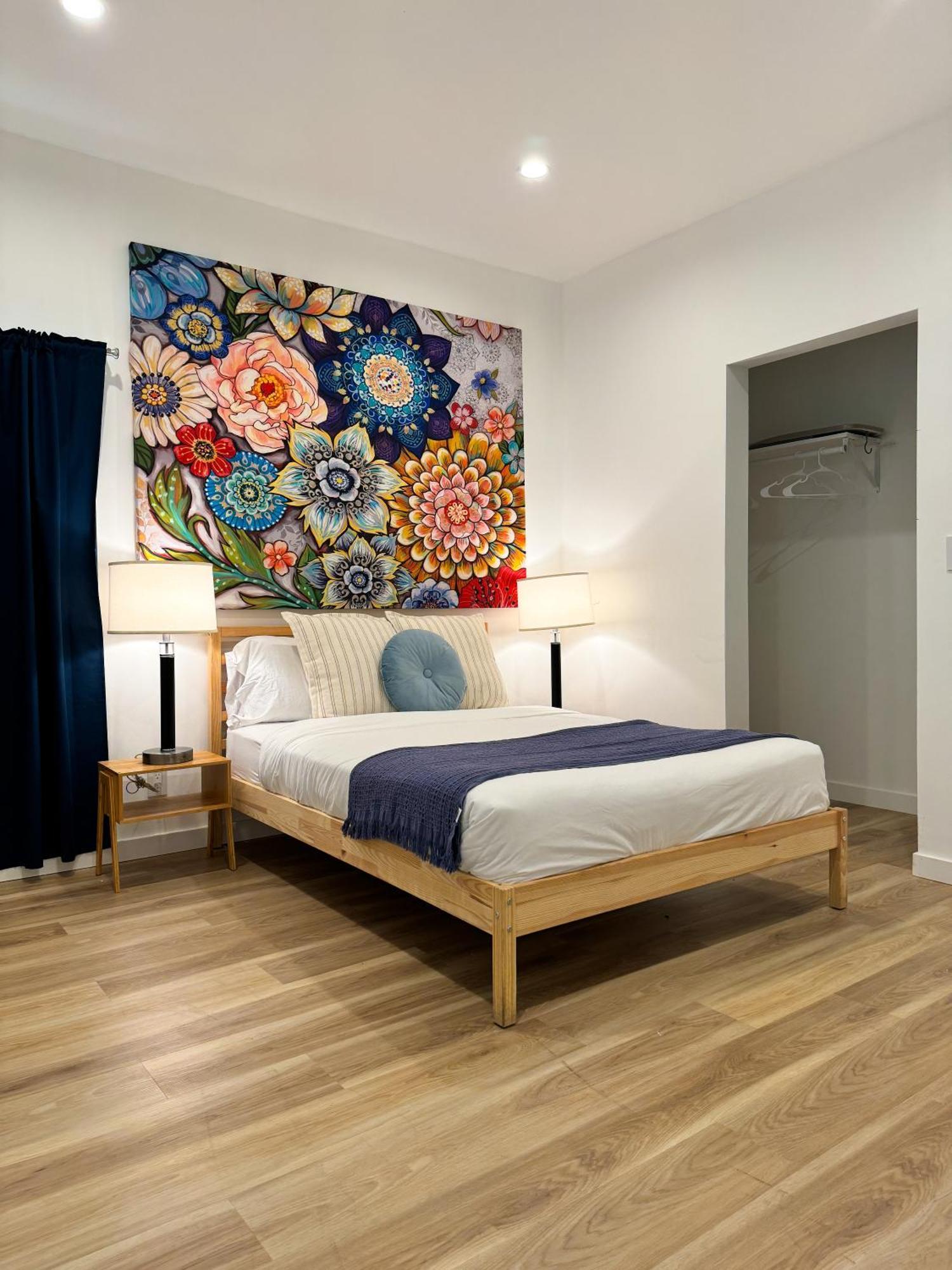 Echo Zen Hostel ロサンゼルス エクステリア 写真