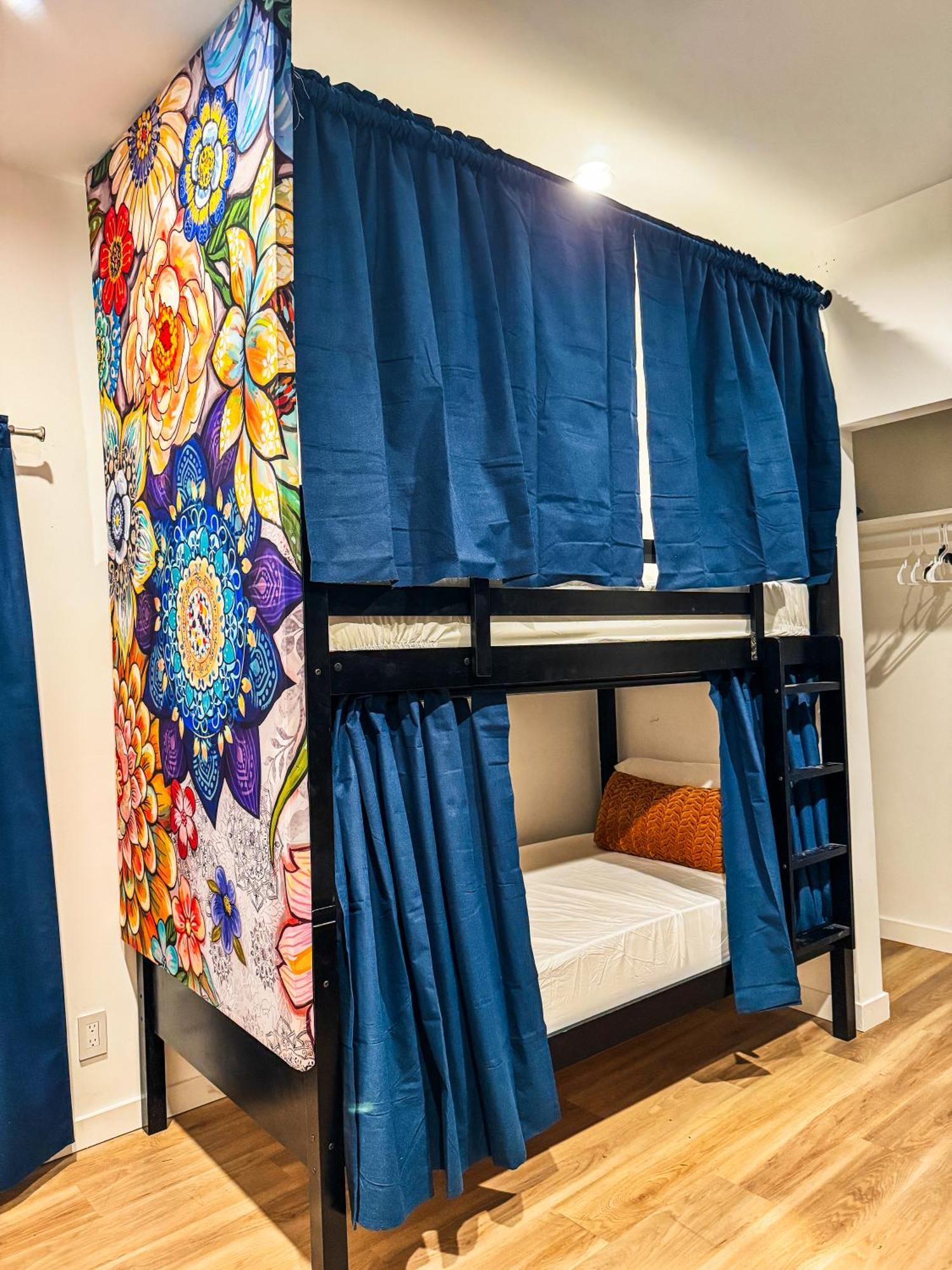 Echo Zen Hostel ロサンゼルス エクステリア 写真