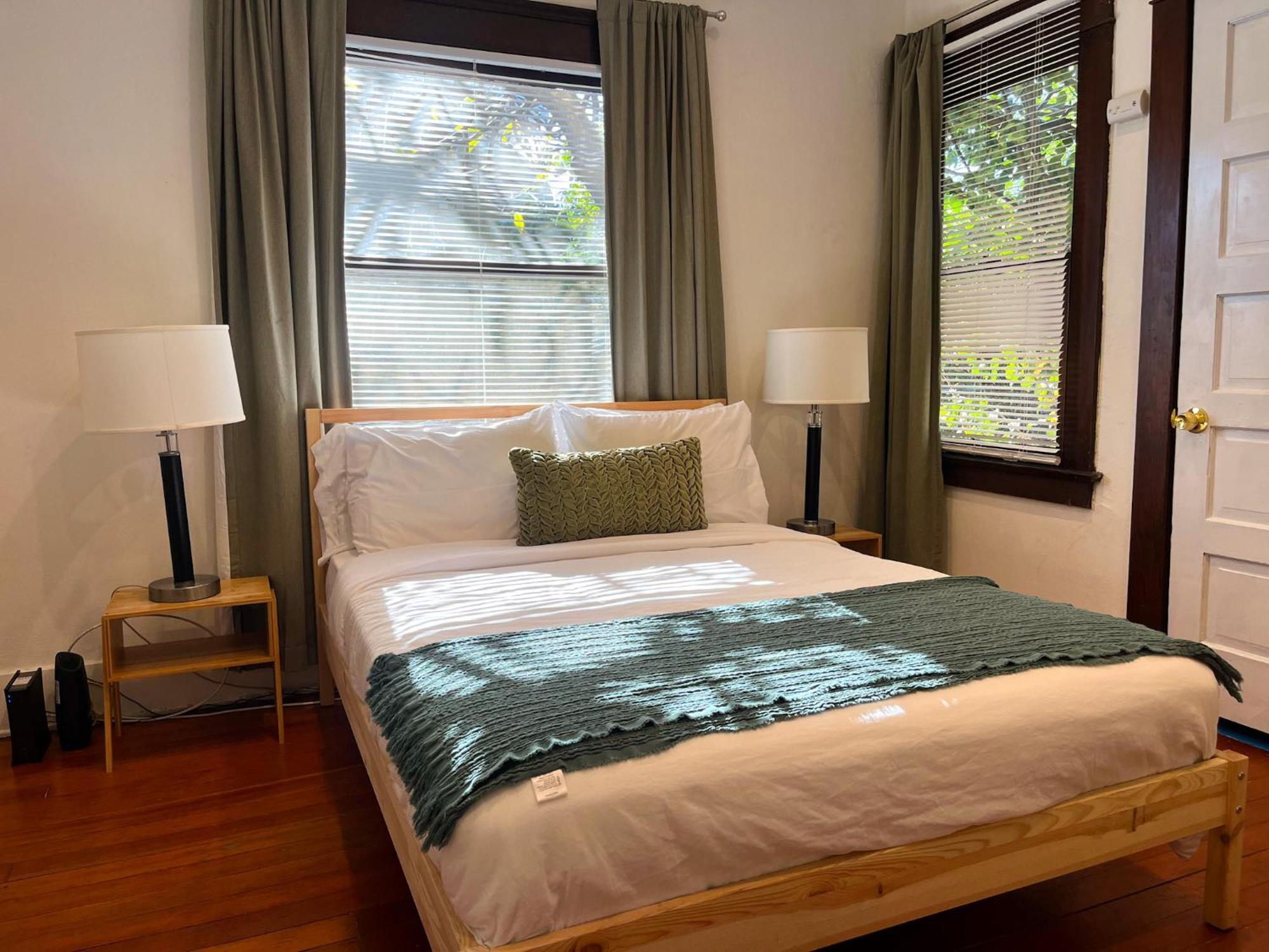 Echo Zen Hostel ロサンゼルス エクステリア 写真