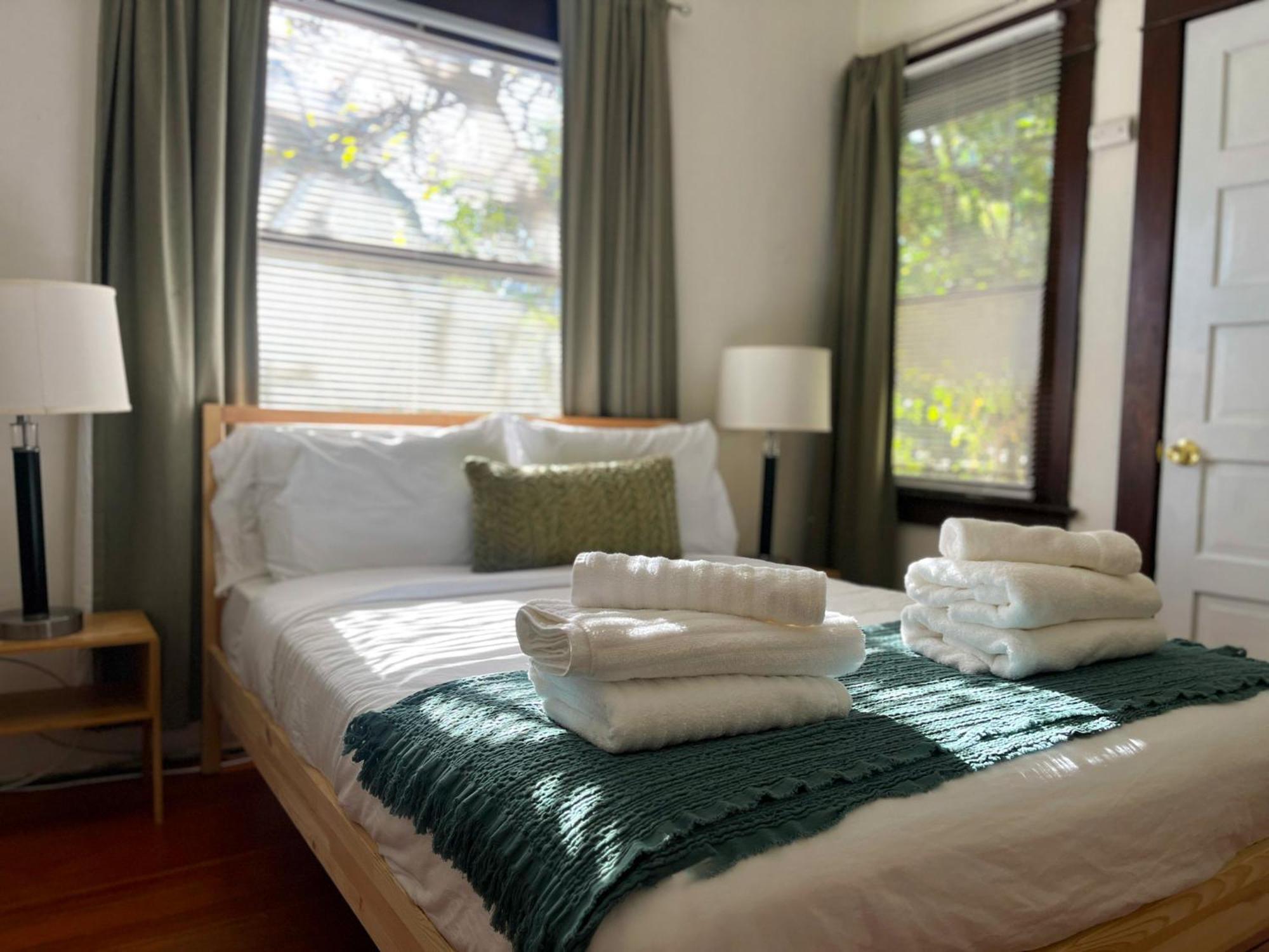 Echo Zen Hostel ロサンゼルス エクステリア 写真